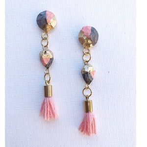 Concrete round and tear tassel earrings (coral)